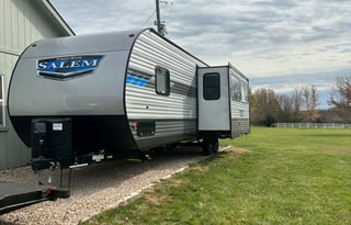 Daniel & Kayla’s Camper