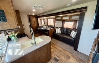 2018 Forest River Salem 30KQBSS **Separate Bunk**