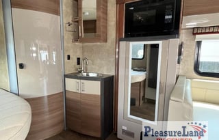 2017 Winnebago View - Easy to Drive!