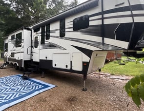 Dutchmen RV Voltage V3970