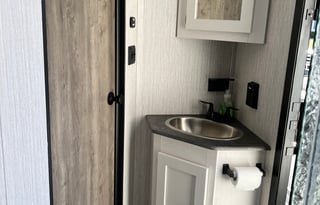 Amazing Bunkhouse, Outside Kitchen, Fireplace