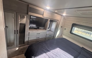 Luxury Raptor 428 • Dual Decks • Sleeps 7•