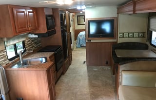 2011 Damon Daybreak 35BD