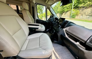 2023 Thor Motor Coach Rize 18M