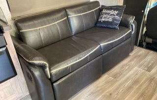 PRISTINE PARADISE-2017 Sunseeker 2860DS