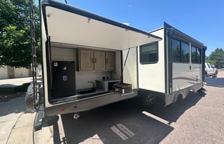 Spacious GLAMPING in “Big Gem”