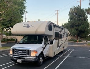 Thor Motor Coach Four Winds 30D