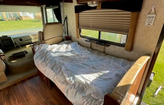 Adventure-Ready Bunkhouse RV – Sleeps 8