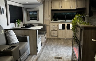 2024 Forest River RV Aurora 26FKDS(delivery only)
