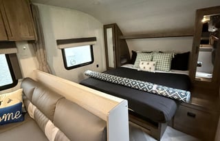 Travel trailer | Fits 8 Comfortably | Delivery ✅