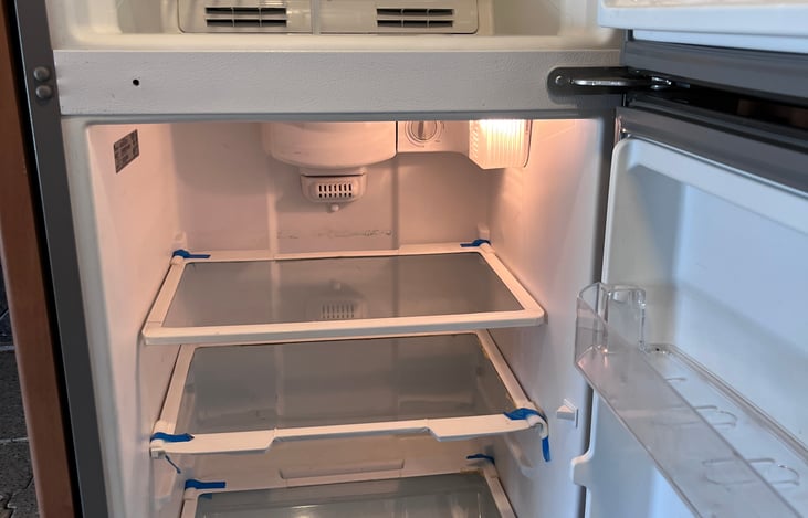 Fridge and freezer run on battery or electric power