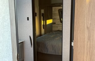 2021 Dutchmen RV Kodiak Ultimate 3321BHSL