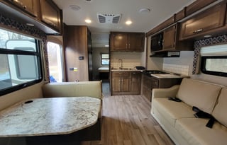 "Apollo" The Family Friendly Redhawk (sleeps 8)