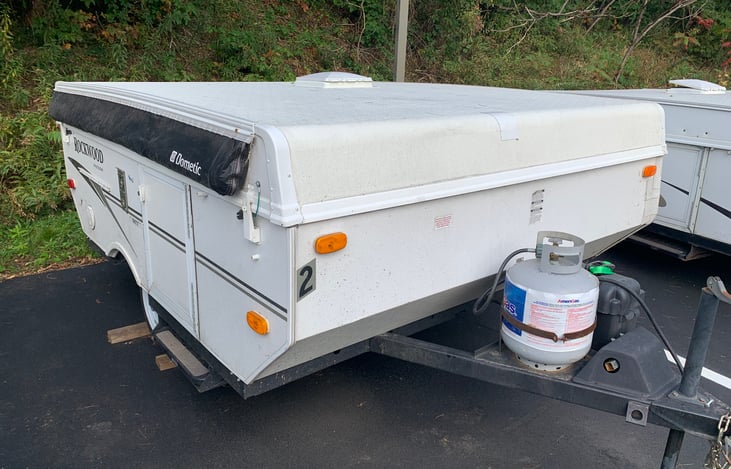 The awning was swapped out recently due to broken parts on the previous unit.