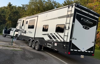 Loaded Luxury Toy Hauler Sleeps 8