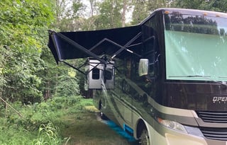 Classy Lady - Tiffin Open Road Allegro with Bunks