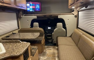 27 Foot Thor Motor Coach