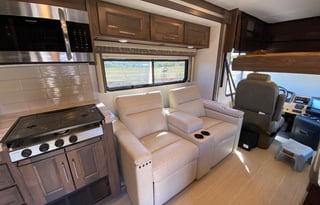 2019 Coachmen Sportscoach SRS 339DS DIESEL PUSHER