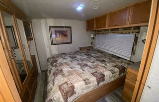 Arie's Winnebago Sightseer Bunkhouse 2 slides 35ft