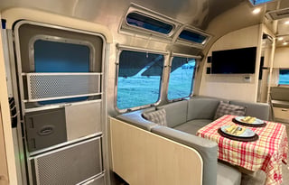 Airstream Glamping in Style/Remote OfficeStarlink