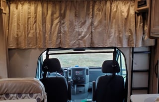 Classic Coachmen Comfort - Pet Friendly!