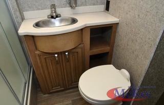 2018 Thor Motor Coach Miramar 37.1