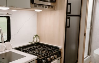 2023 Winnebago Micro Minnie 2100BH