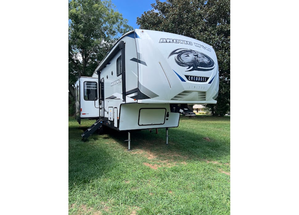 Fifth Wheel rentals in Sparta