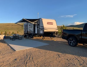 Keystone RV Dutchmen 263BH Coleman Lantern