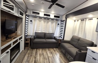 2024 Forest River Arctic Wolf Suite 3660