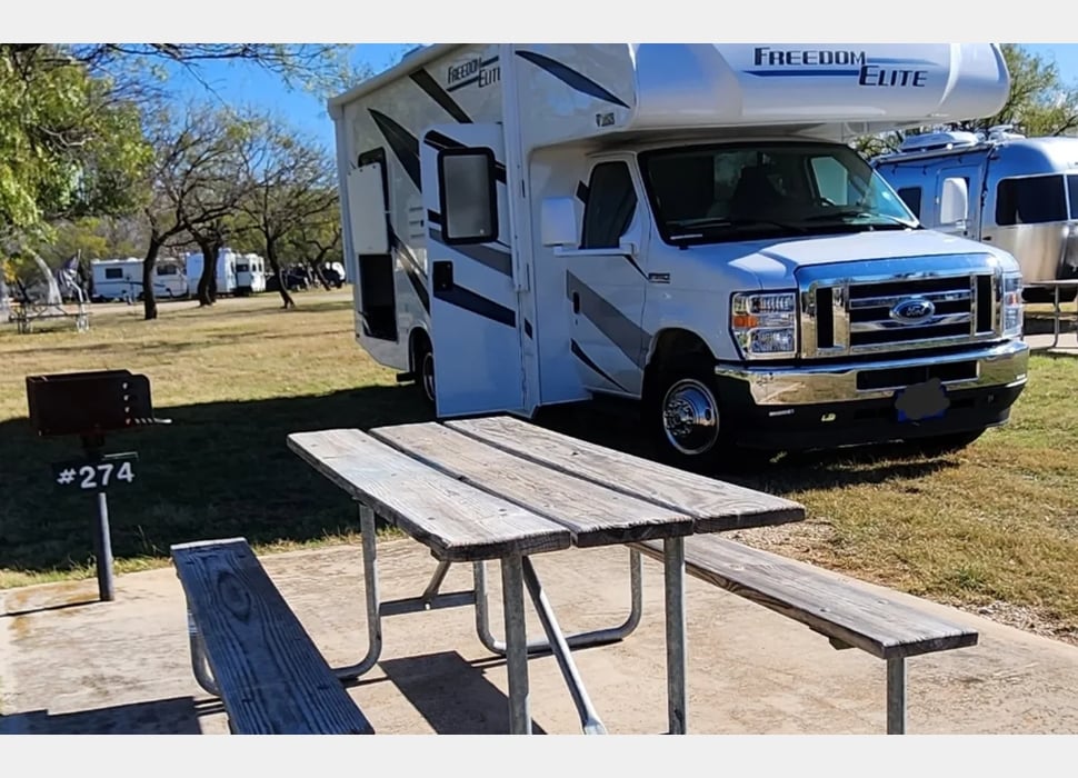 Class C Motor Home rentals in Willis