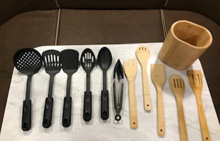 Variety of utensils
