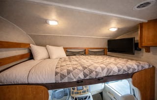 2017 Jayco Redhawk 31XL Sleeps 8 Fully Stocked