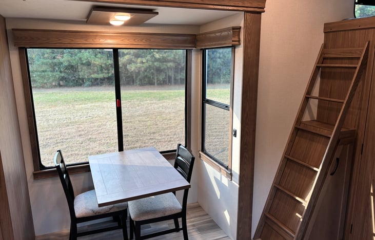 Dinette (pic shows only two chairs but there are four total!)