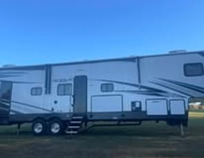 Forest River RV Vengeance Rogue Armored VGF4007G2