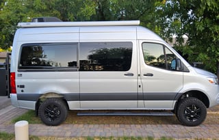 FOUR TENS- 2025 Thor Motor Coach Tranquility 19M