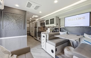 '21 Fleetwood Fortis - Sleeps 8 - Free Starlink