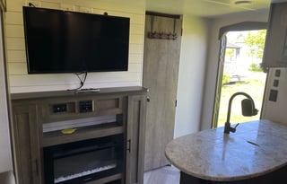 Big Family Friendly Trailer - Wildwood Bunkhouse