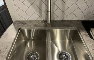 Family friendly bunkhouse with a king sized bed!