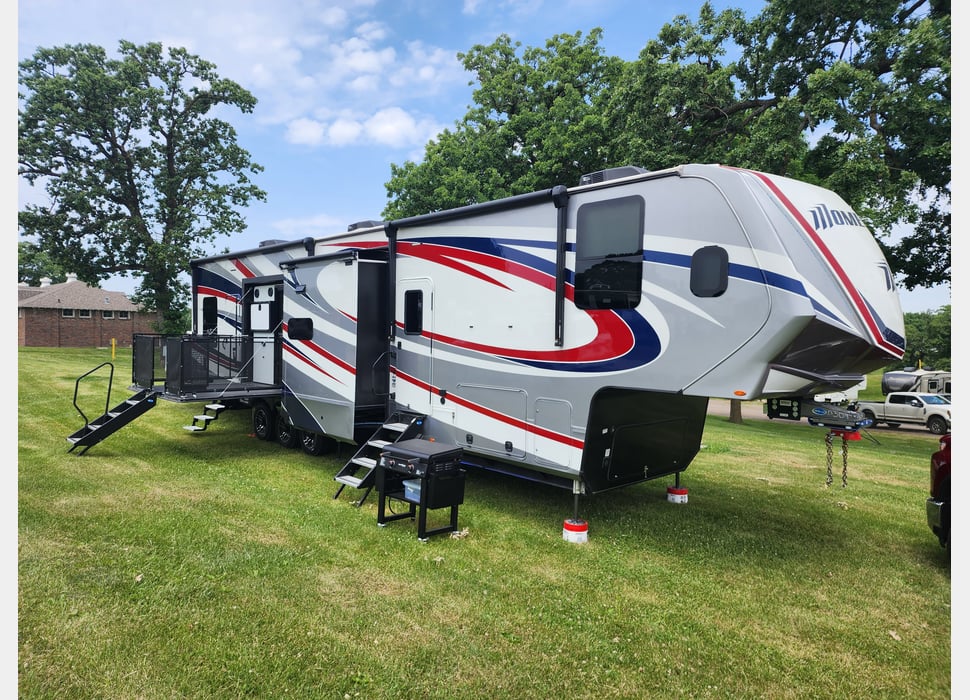 Fifth Wheel rentals in Mazomanie