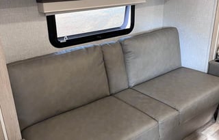 2022 GeoPro 19ft / Sleeps 4 / Lightweight / Irvine