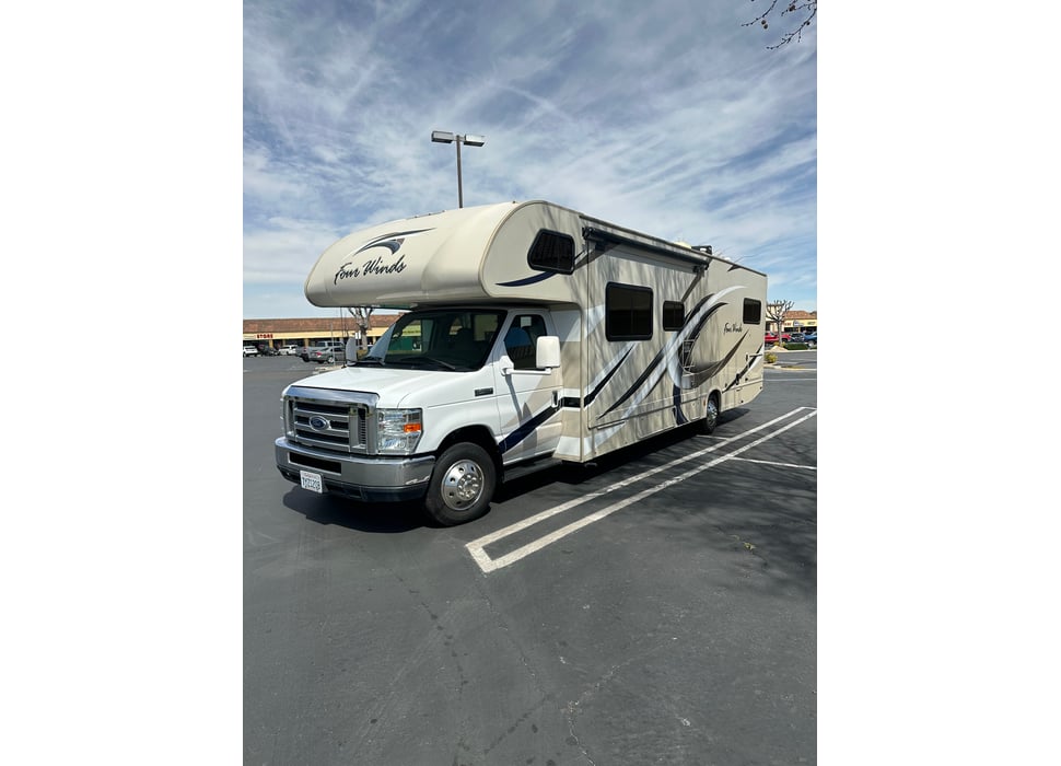 Class C Motor Home rentals in APPLE VALLEY
