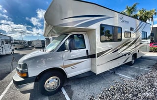 2020 Coachmen Freelander 27QB Dual Queen Beds