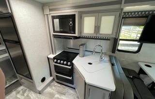 2022 Thor Quantum LC28