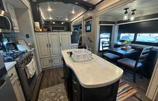 2022 Jayco North Point 382FLRB