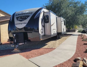 Forest river Lacrosse prime time 330RST