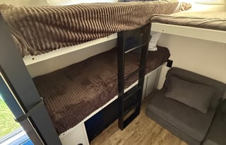 Cozy Shore Stays at its best!