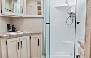 Thor ACE RV: Bunk Beds, Pet-Friendly, Loaded