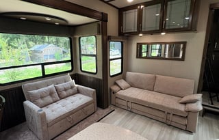 2022 Grand Design Solitude S-Class 3550BH