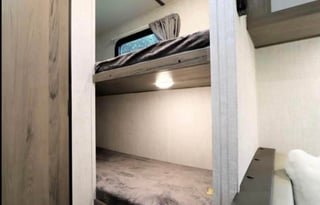 Cozy Family Bunkhouse Camper - Sleeps 5